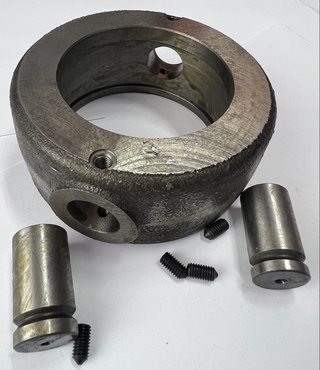 Корпус подшипника с пальцами привода МКШ косы жатки 249148M4 Massey Ferguson