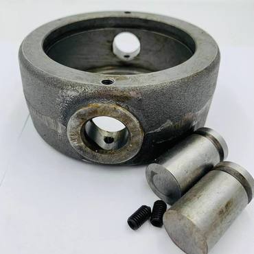 Корпус подшипника с пальцами привода косы жатки249148M4 Massey Ferguson 249148M4.00 [MASSEY FERGUSON]