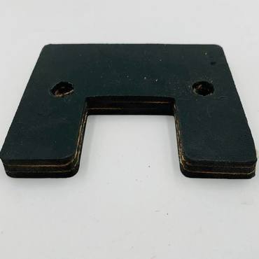 Скребок 404184M1 резиновый транспортер 404184M1 Massey Ferguson - 63 mm между отверстиеми 404184.01 [MASSEY FERGUSON]
