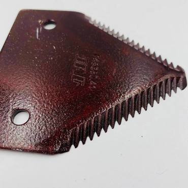 Сегмент ножа жатки P49650, AZ32298 John Deere P49650 [JOHN DEERE]