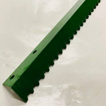 Направляющая планка Z30160 наклонного транспортера John Deere - 980 мм.