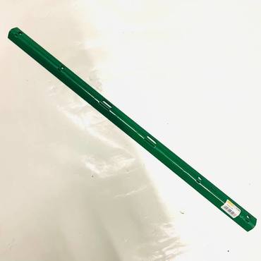 Направляющая поршня E46044 уголок правый John Deere - 850мм E46044 [JOHN DEERE]