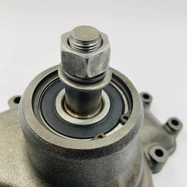 Насос водяной Perkins 6.354 комбайна Massey Ferguson 4222001M91
