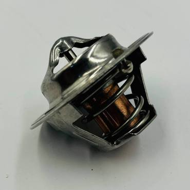 Термостат 82C двигателя John Deere 143-10 AR48675.01 [JOHN DEERE]