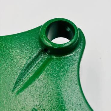Рычаг левий L79946 заднего подъемного механизма трактора John Deere