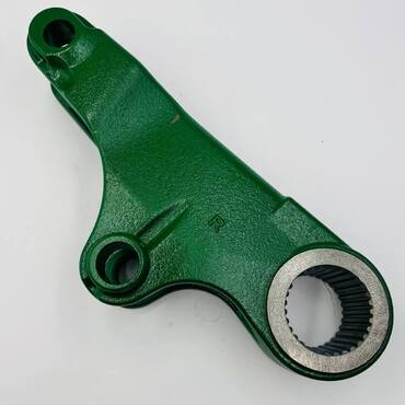 Рычаг правый L79947 заднего подъемного механизма трактора  John Deere
