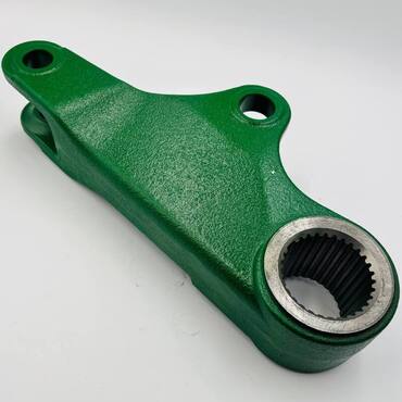Рычаг правый L79947 заднего подъемного механизма трактора  John Deere
