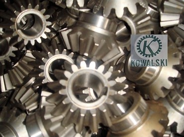 Шестерня малая коническая KOWALSKI 8245-036-010-066 косилки - Wirax 8245-036-010-066 [Wirax]